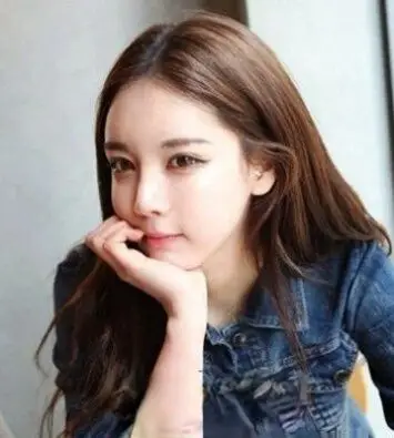 女生金栗色头发发型图片