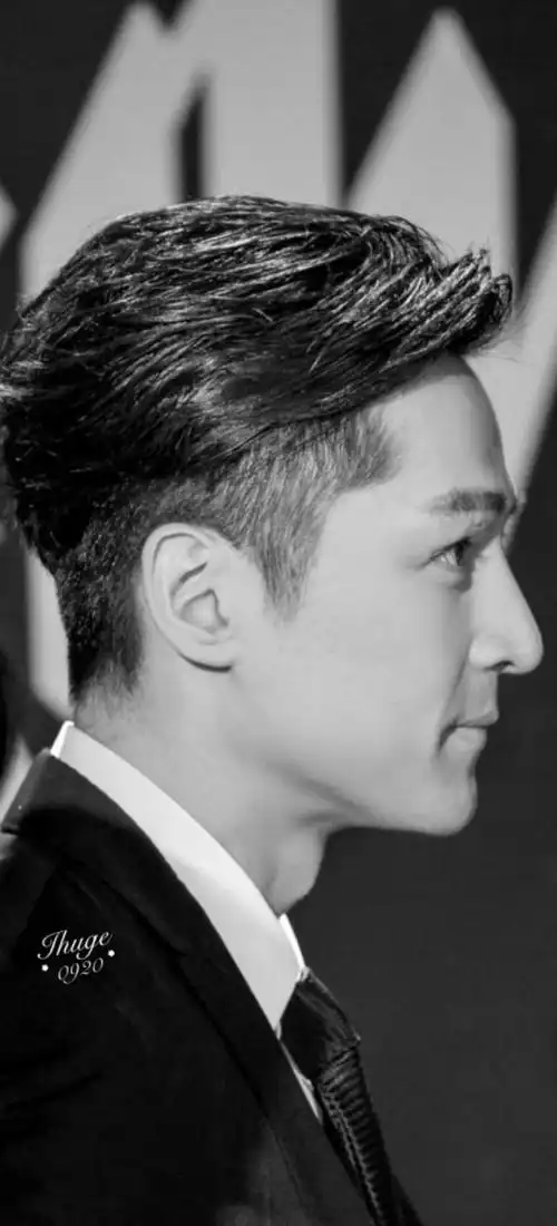 侧脸照最好看十位男神排名,王俊凯最后,鹿晗才第六,第一迷死人