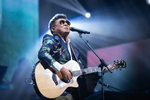 10月9日姜育恒北京演唱会圆满成功老友同台相聚为往事干杯