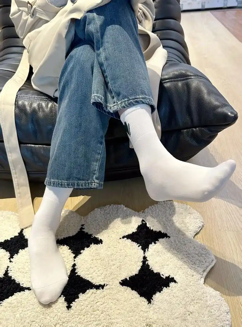 少女感砰砰的白袜子简直是我的菜.百搭感一整个拿捏住了#袜子  - 抖音