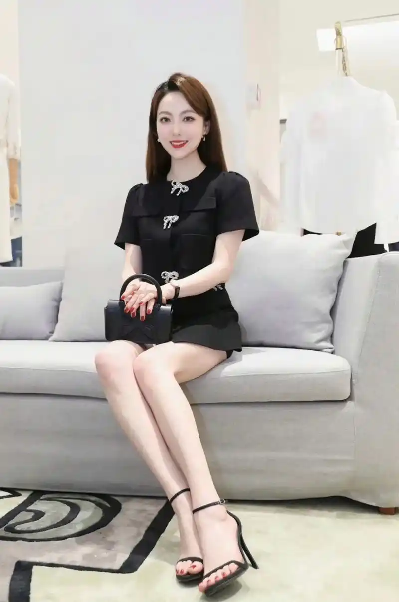 余声  美jio大长腿  性感迷人