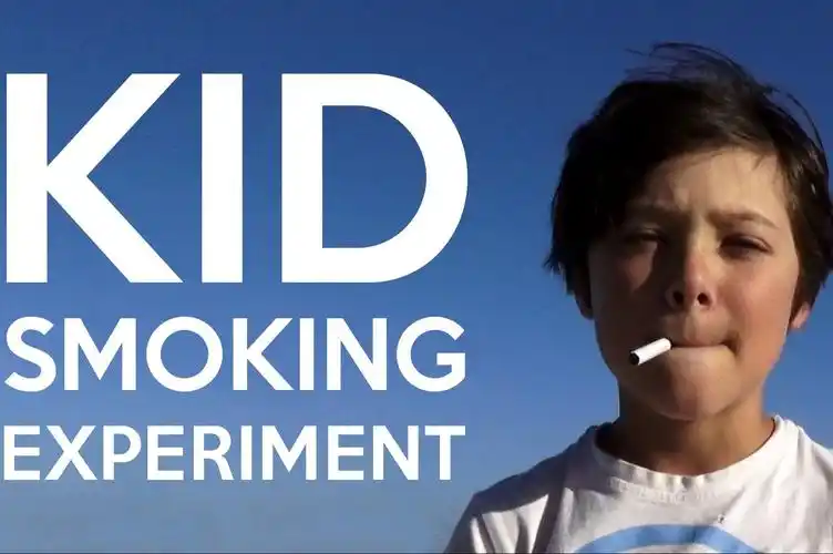 泰国感人公益广告《吸烟的小孩》