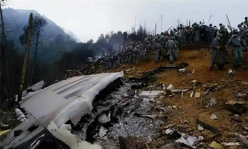 日航123:少一排铆钉,520人丧生,救援队消极怠工,多人枉死_飞机_航班