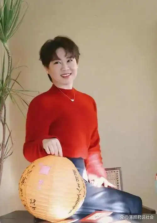 小沈阳给老婆庆生40岁沈春阳瘦了20斤气质独特亲密称呼吸睛