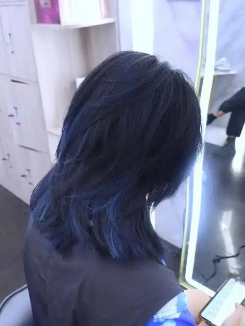 女孩子剪个狼尾武士头太帅了吧