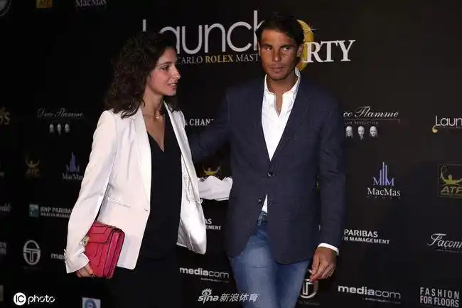 上周末在西班牙马洛卡完婚的西班牙人纳达尔和妻子的婚礼照流出,我们