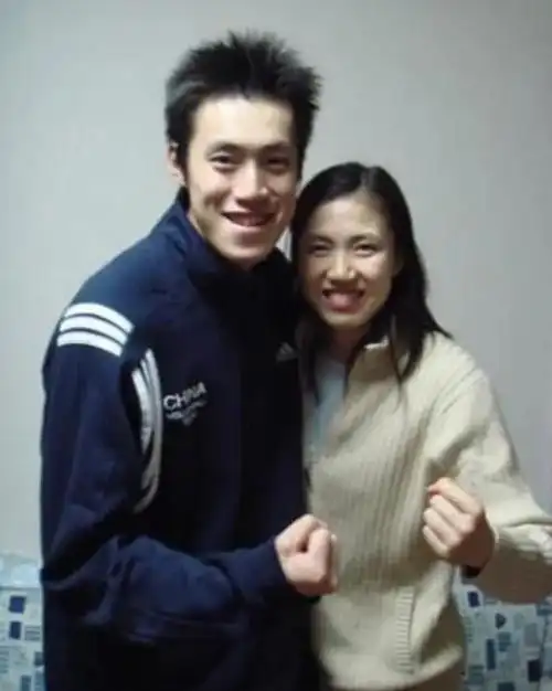 "炮姐"周苏红,照顾瘫痪老公5年,为啥突然再婚大10岁富豪?