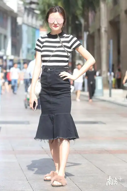 夏天来临,深圳街头小姐姐已清凉上线