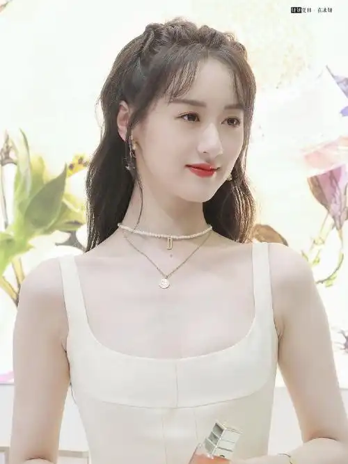 袁冰妍活动生图