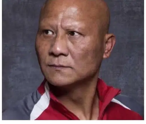 他的光头脑袋,凶狠的眼神,就是一个非常适合演坏人的演员,计春华以