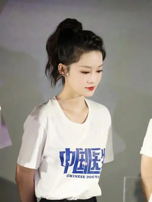 中国医生李沁向南方