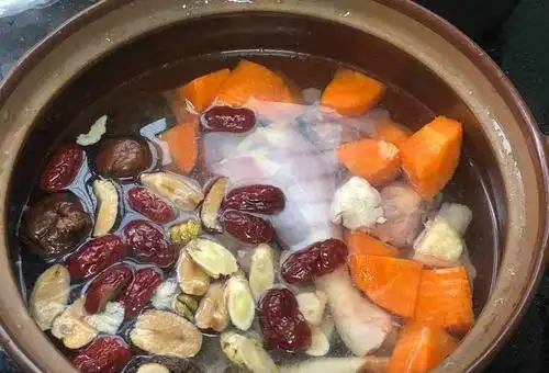 试着给家里人做这个汤,特别的鲜美,滋补有营养