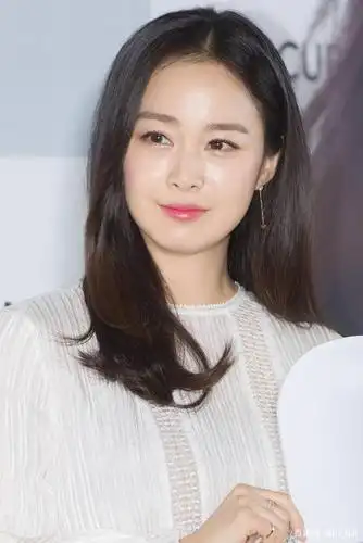 明星金泰熙,韩国娱乐圈演员,被誉为韩国"十大最美女星之一"