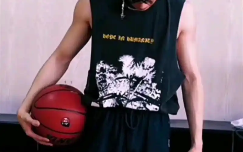 活动作品谁能拒绝一个打篮球的白敬亭呢