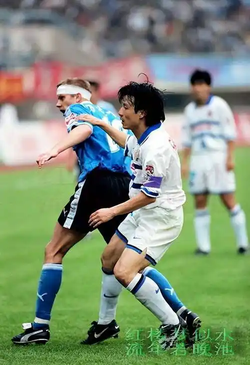 张恩_足球_吴承瑛