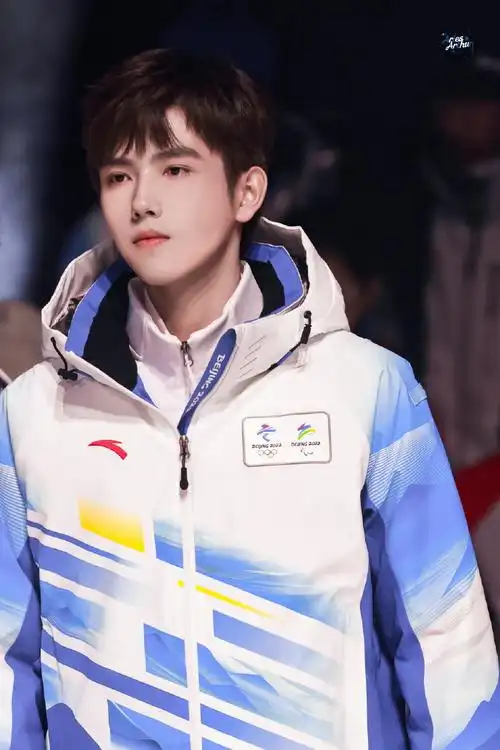 安踏全球代言人陈飞宇