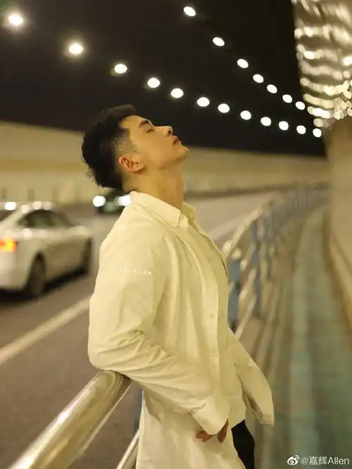 秋系氛围感##白衬衫禁欲系男神##隧道