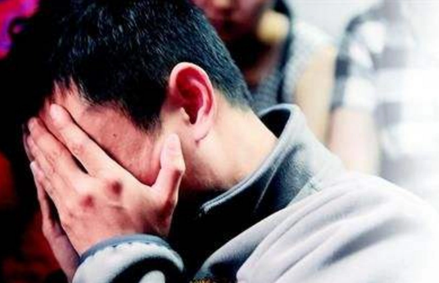 女友供男孩读研,毕业时女友却提出分手,1年后参加婚礼,他懂了