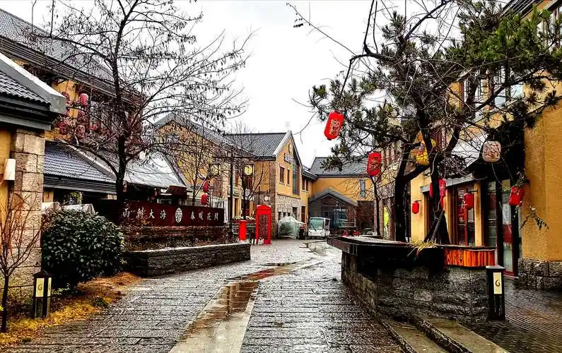 雨中漫步东夷小镇