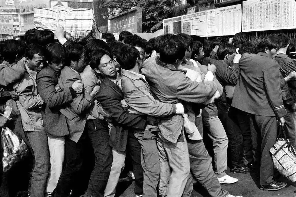 我们都在平凡的日子里拼命挣扎 #80后的心酸 #一张老照片 - 抖音