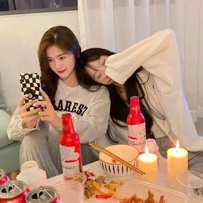 官方拿图二人组闺蜜头像