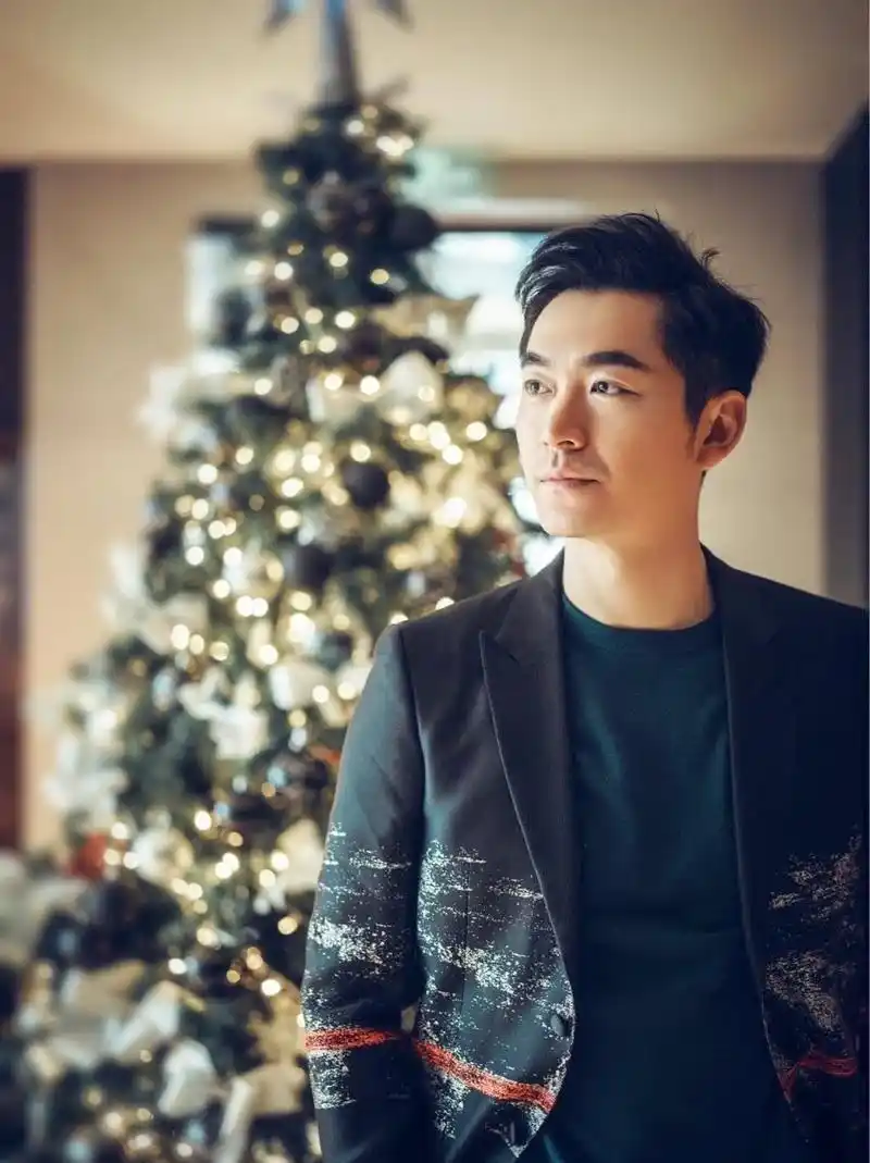 演员朱泳腾:出道二十余载,没有过绯闻,颜值不输胡歌却一直不火