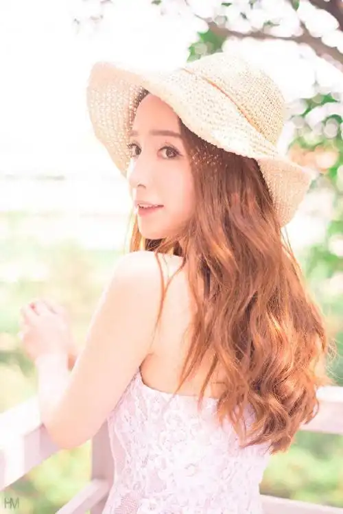 阳光女神陆梓琪的妩媚之美成功背后的秘诀是什么