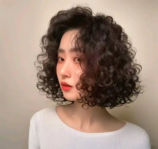 全头烫波波头,内扣波波头,一刀切波波头,挂耳短发,你爱哪一种_发型