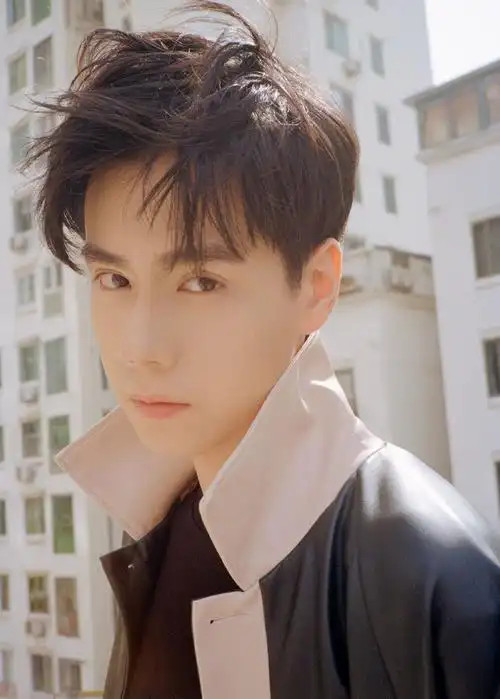 胡一天身上的争议可不小,这已经不是他第一次深陷因戏生情的八卦了