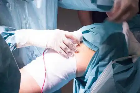 膝关节手术后包扎照片