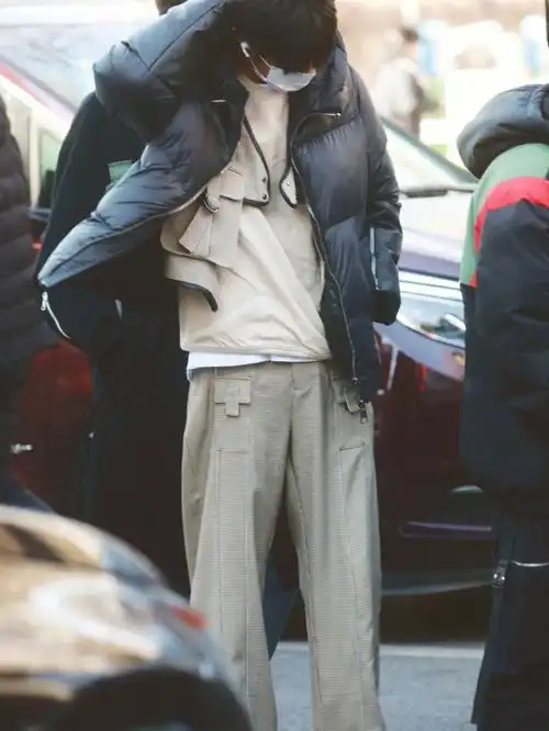 刘耀文壁纸长腿篇