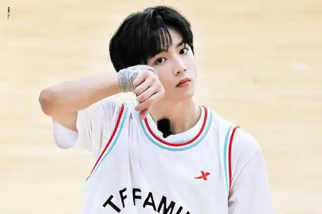 里有这样的篮球队长我会在看台喊破嗓子91    @时代少年团-刘耀文