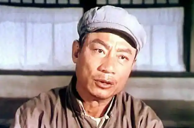 "李向阳"郭振清:荧幕夫妻成生活夫妻,78岁去世,墓碑很特别