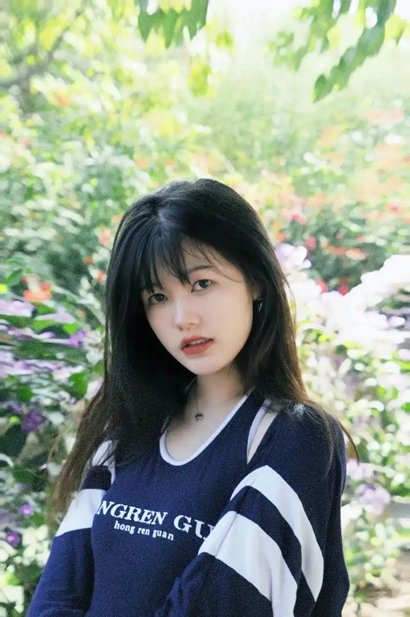 月亮真的不会眨眼星星也不说话