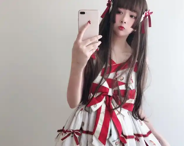 本以为女装大佬ruiiia的洛丽塔装够美了,看到她后刷新了我的认知