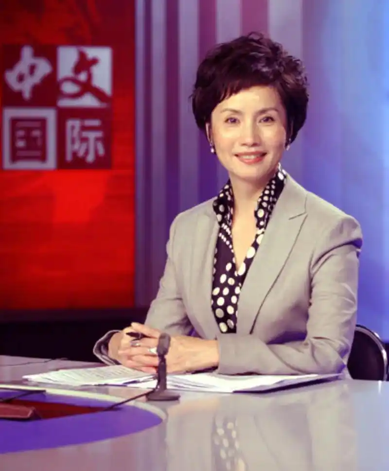 徐俐前夫(主播徐俐:与前夫相伴10年离婚,二婚丈夫给了她和儿子温暖