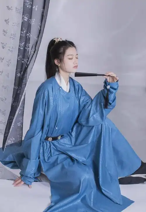 四套蓝色系汉服,满满的治愈气息,带给你天空一般的静谧气息