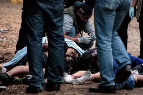 墨西哥一购物中心前惊现两具被斩首的尸体(图)