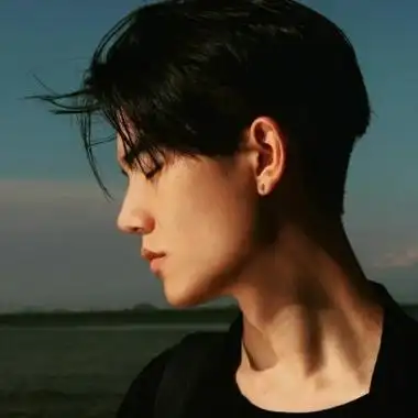 男生头像成熟稳重