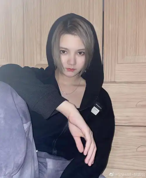 美女艺人snh48-郝婧怡迷人美照,真好看__财经头条