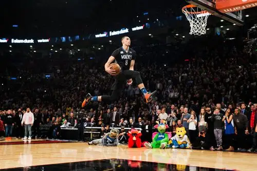 拉文扣篮大赛赢了,网友:戈登稳稳的,可惜拉文是"变态"