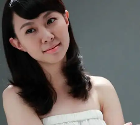 图卓依婷性感图片似少女般清纯被称为贺岁公主