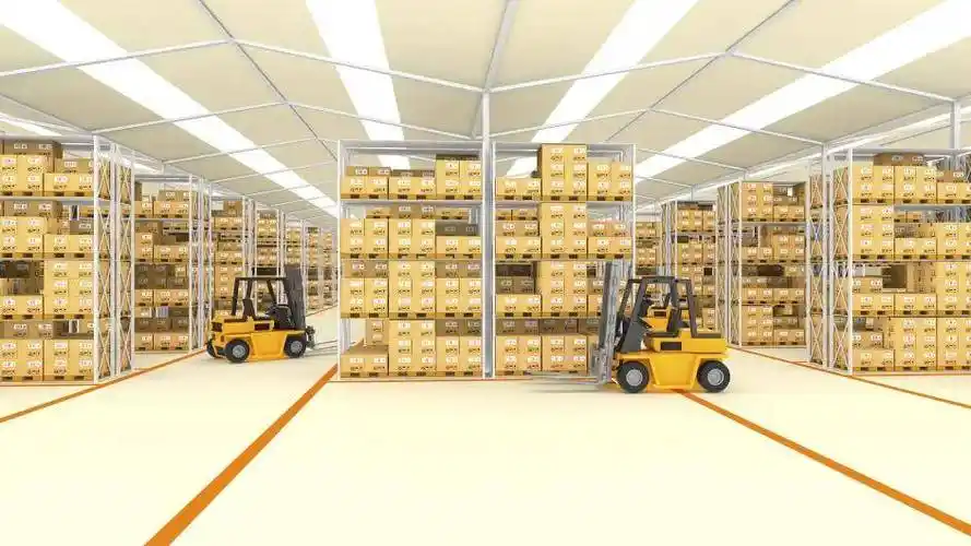 如5年,且货物的堆码标准比较规范,可以考虑安装货架,提高仓库的利用率