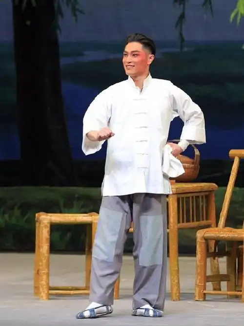 上海京剧院演出现代京剧《沙家浜》