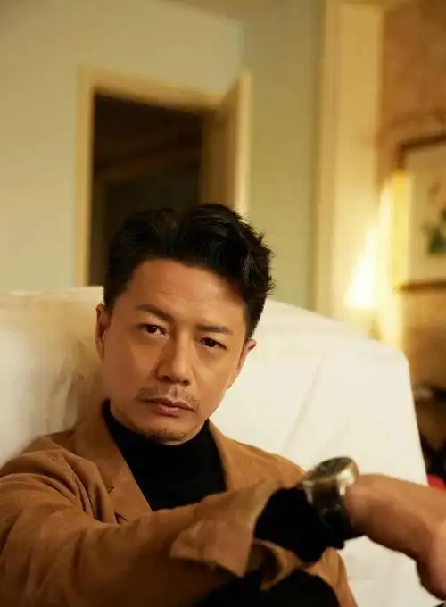 演员段奕宏:娶小师妹为妻,一心一意爱了好多年