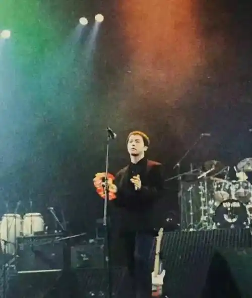 后半生骑小电驴悠然自得过着普通老百姓日子_音乐_生活_黑豹乐队