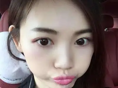 马蓉晒卖萌自拍 亿万家产春光满面,离婚后频频做妖