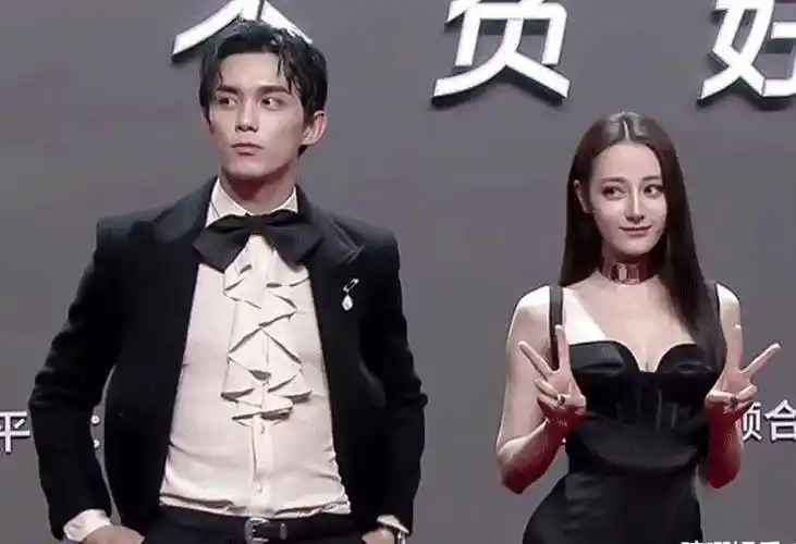 迪丽热巴,失去了精修待遇后,28岁的状态过于真实_吴磊_皮肤_年龄