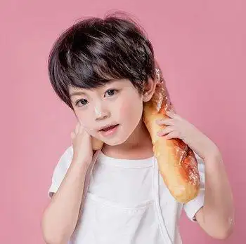 男生蘑菇头_蘑菇头发型_可爱男生蘑菇头发型图片_发型师姐