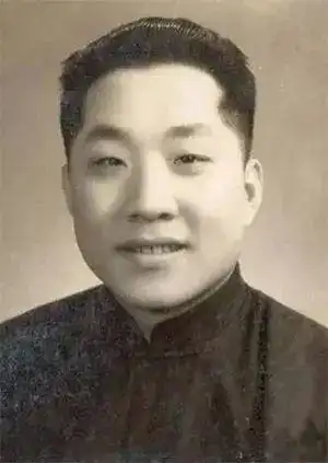 我们熟悉的相声泰斗马三立,相声名家赵佩茹,唱大鼓的骆玉笙,说评书的